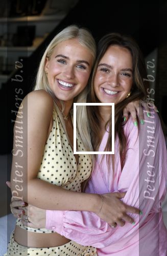Naarden 18 juni 2025
Presentatie tijdschrift Vivian Reijs ( Hormonen ) bij het Arsenaal . Day Ewbank en Jada Borsato
