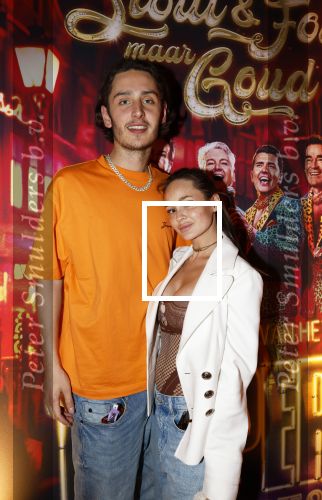 Amsterdam 1 juni 2025
Rene Froger krijgt na de laatste toppers in concert een koninklijke onderscheiding in de Johan Cruyff arena . Didier Froger met vriendin