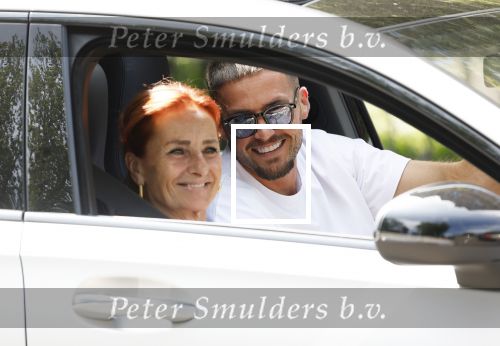 Amsterdam 19 juni 2025
Donny Roelvink samen met zijn moeder Lucienne  in de auto