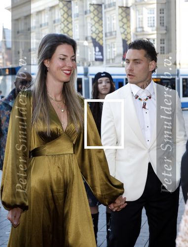 Amsterdam 2 juni 2025
Uitreiking Buma prijzen in de schouwburg van Amsterdam. Douwe Bob kwam met zijn vrouw