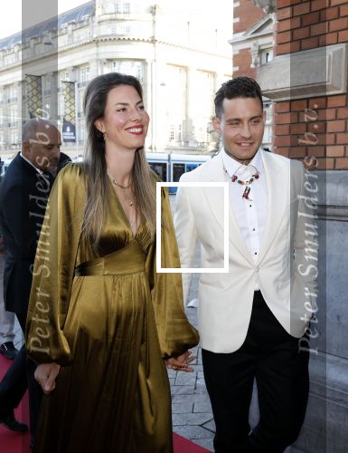 Amsterdam 2 juni 2025
Uitreiking Buma prijzen in de schouwburg van Amsterdam. Douwe Bob kwam met zijn vrouw