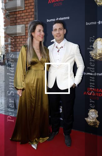 Amsterdam 2 juni 2025
Uitreiking Buma prijzen in de schouwburg van Amsterdam. Douwe Bob kwam met zijn vrouw