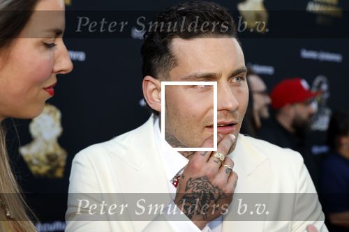Amsterdam 2 juni 2025
Uitreiking Buma prijzen in de schouwburg van Amsterdam. Douwe Bob kwam met zijn vrouw