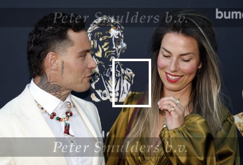 Amsterdam 2 juni 2025
Uitreiking Buma prijzen in de schouwburg van Amsterdam. Douwe Bob kwam met zijn vrouw