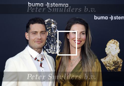 Amsterdam 2 juni 2025
Uitreiking Buma prijzen in de schouwburg van Amsterdam. Douwe Bob kwam met zijn vrouw