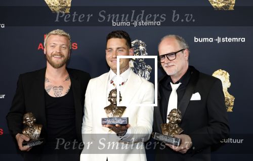 Amsterdam 2 juni 2025
Uitreiking Buma prijzen in de schouwburg van Amsterdam. Douwe Bob met schrijvers team