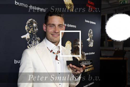 Amsterdam 2 juni 2025
Uitreiking Buma prijzen in de schouwburg van Amsterdam. Douwe Bob met schrijvers team