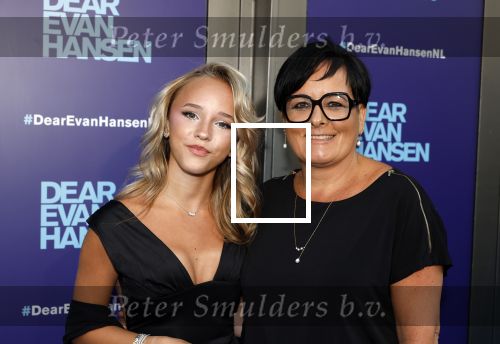 Amsterdam 16 juni 2025
Premiere Dear Evan Hansen in het deLaMar theater . Emma Kok kwam met haar moeder