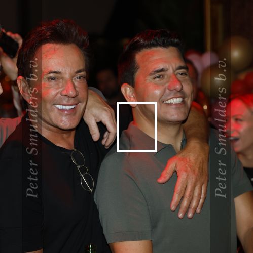 Amsterdam 1 juni 2025
Rene Froger krijgt na de laatste toppers in concert een koninklijke onderscheiding in de Johan Cruyff arena . Alle toppers zijn aanwezig Jan Smit Gerard Joling en Jeroen v d Boom
