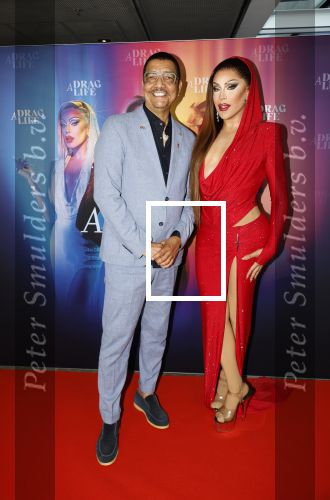 Amsterdam 19 juni 2025
Premiere a drags life bij pathe de munt . Aanwezige hoofdrolspelers zijn Miss Envy Peru en Janey Jacke . Jorgen Raymann en Miss Envu Peru