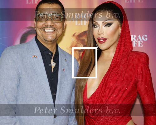 Amsterdam 19 juni 2025
Premiere a drags life bij pathe de munt . Aanwezige hoofdrolspelers zijn Miss Envy Peru en Janey Jacke . Jorgen Raymann en Miss Envu Peru