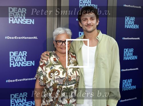 Amsterdam 16 juni 2025
Premiere Dear Evan Hansen in het deLaMar theater . Jurre Geluk. met moeder