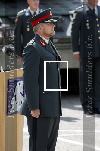 Amersfoort 18 juni 2023
Koning Willem Alexander en Prinses Amalia aanwezig bij de nieuwe standaard die overhandigt zal worden aan het Regiment Huzaren Prinses Catharina-Amalia op de Prins Bernhardkazerne. Het is de eerste keer nadat Prinses Amalia haar arm gebroken heeft na val van het paard .