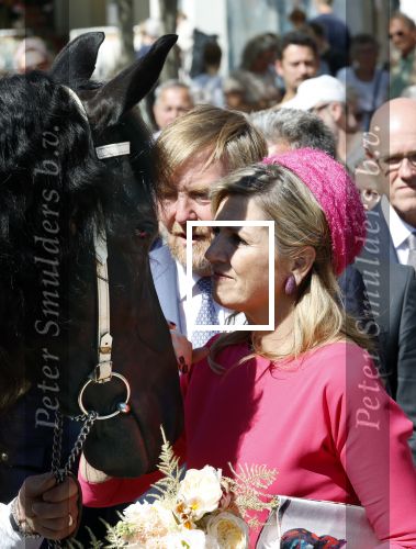Lopik en Vianen 13 mei 2025
Streekbezoek Koning Willem Alexander en koningin Maxima . Sjors Frohlich is de brugemeester .