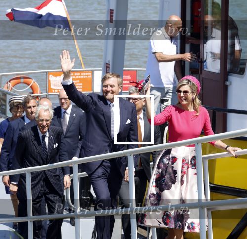 Lopik en Vianen 13 mei 2025
Streekbezoek Koning Willem Alexander en koningin Maxima . Sjors Frohlich is de brugemeester .