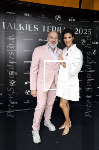 Amsterdam 5 juni 2025
Uiteiking talkies terras awards en presentatie Cover met daarop Nicolette v Dam . Event vond plaats bij Hotel Arena . Kristina Bozilovic met Nico Tijssen van Riviera Maison