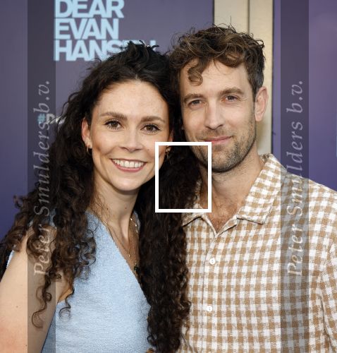 Amsterdam 16 juni 2025
Premiere Dear Evan Hansen in het deLaMar theater . Jonathan Demoor poseert met partner Linda Verstraten