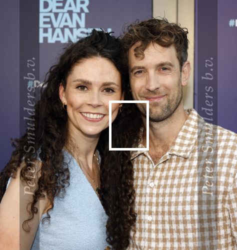 Amsterdam 16 juni 2025
Premiere Dear Evan Hansen in het deLaMar theater . Jonathan Demoor poseert met partner Linda Verstraten