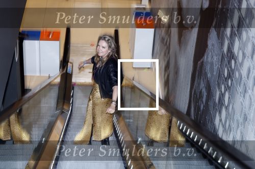 Amsterdam 1 juni 2025
Rene Froger krijgt na de laatste toppers in concert een koninklijke onderscheiding in de Johan Cruyff arena . De hele familike van Rene en Natasja is aanwezig . Natacha Danny Froger ( met vrouw) Didier Froger(met vriendin) en Maxim Froger (met vriendin) Ook Gerard Joling Jeroen v d Boom en Jan Smit waren natuurlijk aanwezig.Mariska Dietz