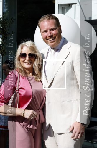 Almere 20 juni 2025
Natascha Froger en Matthijs Timmermans trouwen in aanwezigheid van oa Rene Froger Natasja Froger Maxim Froger Didier Froger en Danny Froger ( met partners) in het gemeente huis van Almere > Ook hun twee dochters Charlie en Kaycee  waren natuurlijk  aanwezig . Matthijs Timmermans met moeder