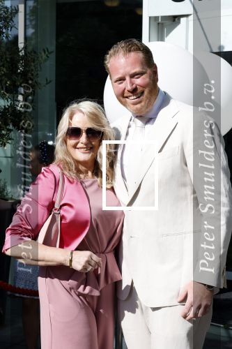 Almere 20 juni 2025
Natascha Froger en Matthijs Timmermans trouwen in aanwezigheid van oa Rene Froger Natasja Froger Maxim Froger Didier Froger en Danny Froger ( met partners) in het gemeente huis van Almere > Ook hun twee dochters Charlie en Kaycee  waren natuurlijk  aanwezig . Matthijs Timmermans met moeder