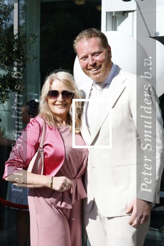 Almere 20 juni 2025
Natascha Froger en Matthijs Timmermans trouwen in aanwezigheid van oa Rene Froger Natasja Froger Maxim Froger Didier Froger en Danny Froger ( met partners) in het gemeente huis van Almere > Ook hun twee dochters Charlie en Kaycee  waren natuurlijk  aanwezig . Matthijs Timmermans met moeder