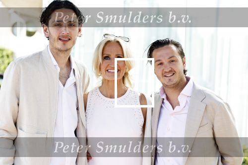 Almere 20 juni 2025
Natascha Froger en Matthijs Timmermans trouwen in aanwezigheid van oa Rene Froger Natasja Froger Maxim Froger Didier Froger en Danny Froger ( met partners) in het gemeente huis van Almere > Ook hun twee dochters Charlie en Kaycee  waren natuurlijk  aanwezig .