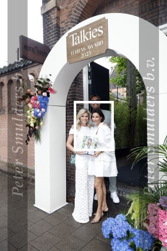 Amsterdam 5 juni 2025
Uiteiking talkies terras awards en presentatie Cover met daarop Nicolette v Dam . Event vond plaats bij Hotel Arena .
Nicolette v Dam met Bas Smit en Kristina Bozilovic