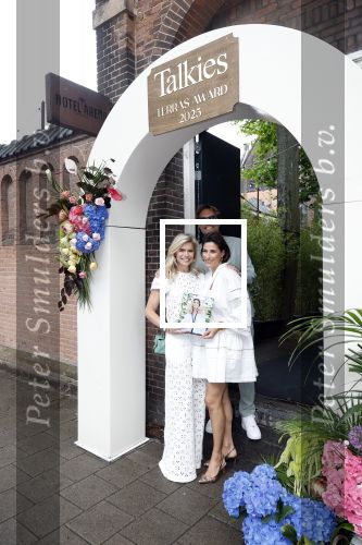 Amsterdam 5 juni 2025
Uiteiking talkies terras awards en presentatie Cover met daarop Nicolette v Dam . Event vond plaats bij Hotel Arena .
Nicolette v Dam met Bas Smit en Kristina Bozilovic