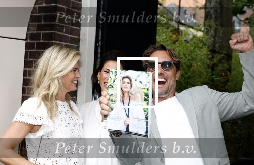 Amsterdam 5 juni 2025
Uiteiking talkies terras awards en presentatie Cover met daarop Nicolette v Dam . Event vond plaats bij Hotel Arena .
Nicolette v Dam met Bas Smit en Kristina Bozilovic