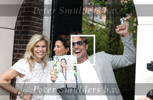 Amsterdam 5 juni 2025
Uiteiking talkies terras awards en presentatie Cover met daarop Nicolette v Dam . Event vond plaats bij Hotel Arena .
Nicolette v Dam met Bas Smit en Kristina Bozilovic