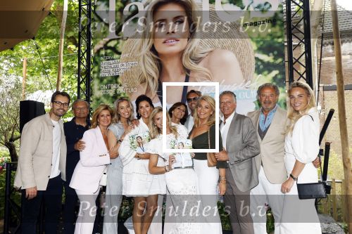 Amsterdam 5 juni 2025
Uiteiking talkies terras awards en presentatie Cover met daarop Nicolette v Dam . Event vond plaats bij Hotel Arena . Nicolette v Dam met hele familie en team