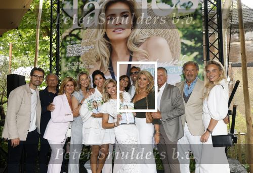 Amsterdam 5 juni 2025
Uiteiking talkies terras awards en presentatie Cover met daarop Nicolette v Dam . Event vond plaats bij Hotel Arena . Nicolette v Dam met hele familie en team