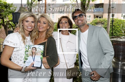 Amsterdam 5 juni 2025
Uiteiking talkies terras awards en presentatie Cover met daarop Nicolette v Dam . Event vond plaats bij Hotel Arena . Nicolette v Dam met moeder en schoonmoeder en Bas Smit