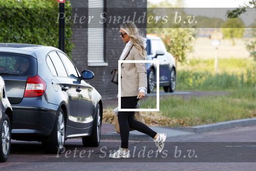 Wilnis 25 mei 2025
Noa Braaf de nieuwe vriendin van Andre Hazes arriveert bij zijn huis . Nadat Andre Hazes de hond heeft uitgelaten haalt Djarno Hofland hem op om naar een optreden in Amsterdam te gaan