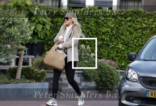 Wilnis 25 mei 2025
Noa Braaf de nieuwe vriendin van Andre Hazes arriveert bij zijn huis . Nadat Andre Hazes de hond heeft uitgelaten haalt Djarno Hofland hem op om naar een optreden in Amsterdam te gaan