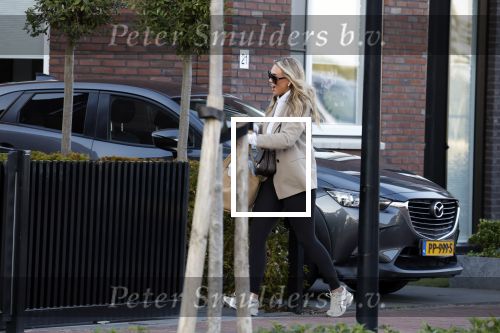 Wilnis 25 mei 2025
Noa Braaf de nieuwe vriendin van Andre Hazes arriveert bij zijn huis . Nadat Andre Hazes de hond heeft uitgelaten haalt Djarno Hofland hem op om naar een optreden in Amsterdam te gaan