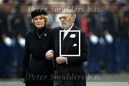 Delft 15 oktober 2002

Begrafenis Prins Claus.
Koningin Beatrix, Prins Friso, Prins Constantijn, Prinses Laurentien, Prins Willem Alexander en Maxima
Prins Maurits, Marilene, Prins Bernhard , Prins Bernhard jr, Prinses Irene, Prinses Juliana, Prinses Cristina, Prinses Margriet, Pieter v Vollenhoven, Prins Carlos, Prins Jaime, Prinses Carolina, Mabel Wisse Smit
Peter Smulders bv