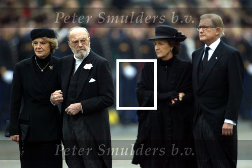 Delft 15 oktober 2002

Begrafenis Prins Claus.
Koningin Beatrix, Prins Friso, Prins Constantijn, Prinses Laurentien, Prins Willem Alexander en Maxima
Prins Maurits, Marilene, Prins Bernhard , Prins Bernhard jr, Prinses Irene, Prinses Juliana, Prinses Cristina, Prinses Margriet, Pieter v Vollenhoven, Prins Carlos, Prins Jaime, Prinses Carolina, Mabel Wisse Smit
Peter Smulders bv