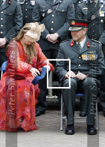 Amersfoort 18 juni 2023
Koning Willem Alexander en Prinses Amalia aanwezig bij de nieuwe standaard die overhandigt zal worden aan het Regiment Huzaren Prinses Catharina-Amalia op de Prins Bernhardkazerne. Het is de eerste keer nadat Prinses Amalia haar arm gebroken heeft na val van het paard .