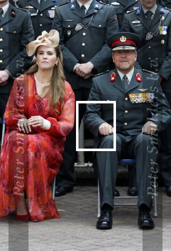 Amersfoort 18 juni 2023
Koning Willem Alexander en Prinses Amalia aanwezig bij de nieuwe standaard die overhandigt zal worden aan het Regiment Huzaren Prinses Catharina-Amalia op de Prins Bernhardkazerne. Het is de eerste keer nadat Prinses Amalia haar arm gebroken heeft na val van het paard .