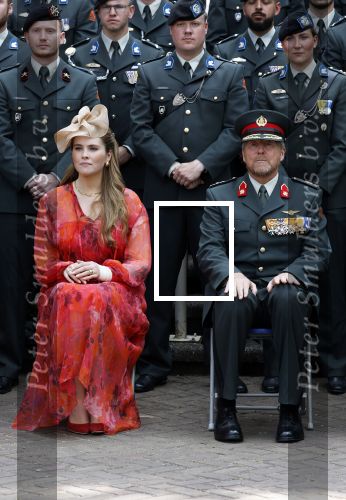 Amersfoort 18 juni 2023
Koning Willem Alexander en Prinses Amalia aanwezig bij de nieuwe standaard die overhandigt zal worden aan het Regiment Huzaren Prinses Catharina-Amalia op de Prins Bernhardkazerne. Het is de eerste keer nadat Prinses Amalia haar arm gebroken heeft na val van het paard .