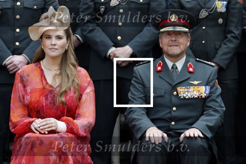 Amersfoort 18 juni 2023
Koning Willem Alexander en Prinses Amalia aanwezig bij de nieuwe standaard die overhandigt zal worden aan het Regiment Huzaren Prinses Catharina-Amalia op de Prins Bernhardkazerne. Het is de eerste keer nadat Prinses Amalia haar arm gebroken heeft na val van het paard .