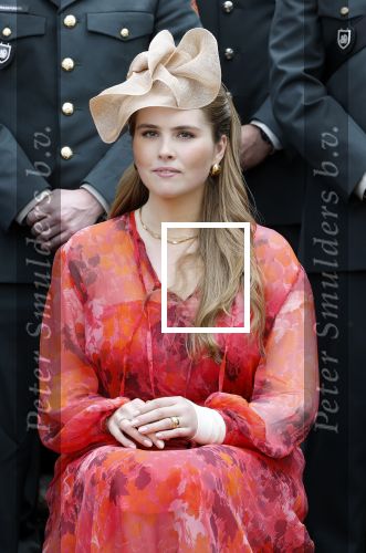 Amersfoort 18 juni 2023
Koning Willem Alexander en Prinses Amalia aanwezig bij de nieuwe standaard die overhandigt zal worden aan het Regiment Huzaren Prinses Catharina-Amalia op de Prins Bernhardkazerne. Het is de eerste keer nadat Prinses Amalia haar arm gebroken heeft na val van het paard .