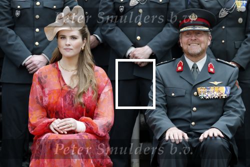 Amersfoort 18 juni 2023
Koning Willem Alexander en Prinses Amalia aanwezig bij de nieuwe standaard die overhandigt zal worden aan het Regiment Huzaren Prinses Catharina-Amalia op de Prins Bernhardkazerne. Het is de eerste keer nadat Prinses Amalia haar arm gebroken heeft na val van het paard .