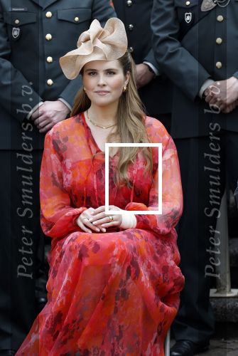 Amersfoort 18 juni 2023
Koning Willem Alexander en Prinses Amalia aanwezig bij de nieuwe standaard die overhandigt zal worden aan het Regiment Huzaren Prinses Catharina-Amalia op de Prins Bernhardkazerne. Het is de eerste keer nadat Prinses Amalia haar arm gebroken heeft na val van het paard .