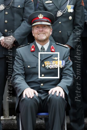 Amersfoort 18 juni 2023
Koning Willem Alexander en Prinses Amalia aanwezig bij de nieuwe standaard die overhandigt zal worden aan het Regiment Huzaren Prinses Catharina-Amalia op de Prins Bernhardkazerne. Het is de eerste keer nadat Prinses Amalia haar arm gebroken heeft na val van het paard .