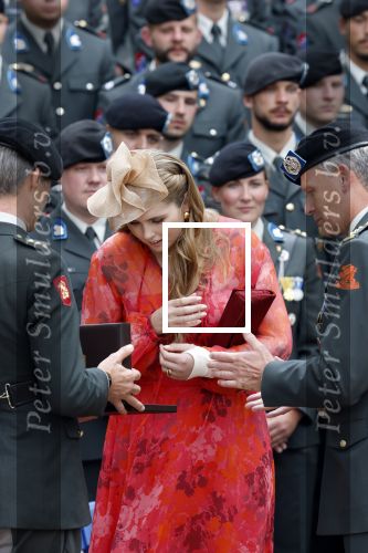 Amersfoort 18 juni 2023
Koning Willem Alexander en Prinses Amalia aanwezig bij de nieuwe standaard die overhandigt zal worden aan het Regiment Huzaren Prinses Catharina-Amalia op de Prins Bernhardkazerne. Het is de eerste keer nadat Prinses Amalia haar arm gebroken heeft na val van het paard .