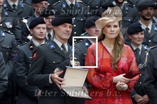 Amersfoort 18 juni 2023
Koning Willem Alexander en Prinses Amalia aanwezig bij de nieuwe standaard die overhandigt zal worden aan het Regiment Huzaren Prinses Catharina-Amalia op de Prins Bernhardkazerne. Het is de eerste keer nadat Prinses Amalia haar arm gebroken heeft na val van het paard .