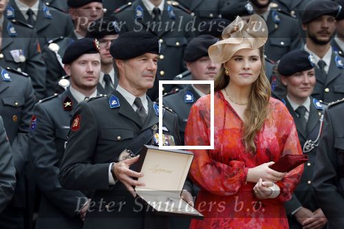Amersfoort 18 juni 2023
Koning Willem Alexander en Prinses Amalia aanwezig bij de nieuwe standaard die overhandigt zal worden aan het Regiment Huzaren Prinses Catharina-Amalia op de Prins Bernhardkazerne. Het is de eerste keer nadat Prinses Amalia haar arm gebroken heeft na val van het paard .